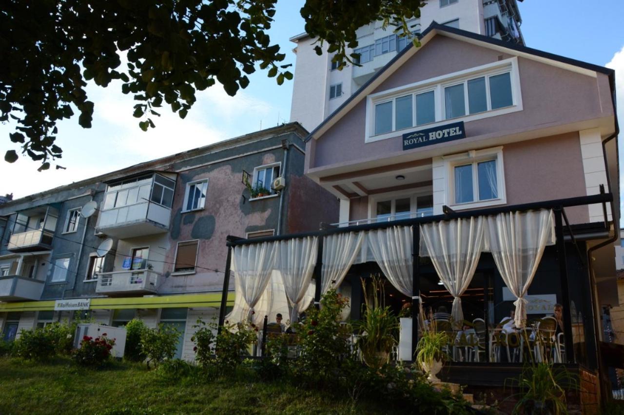 Royal Hotel Peshkopi Albania ภายนอก รูปภาพ