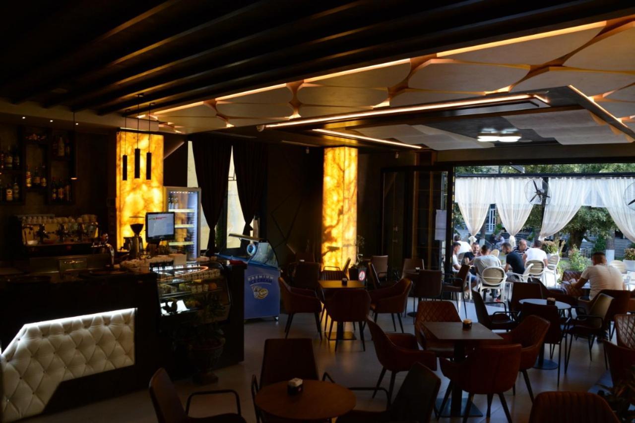 Royal Hotel Peshkopi Albania ภายนอก รูปภาพ
