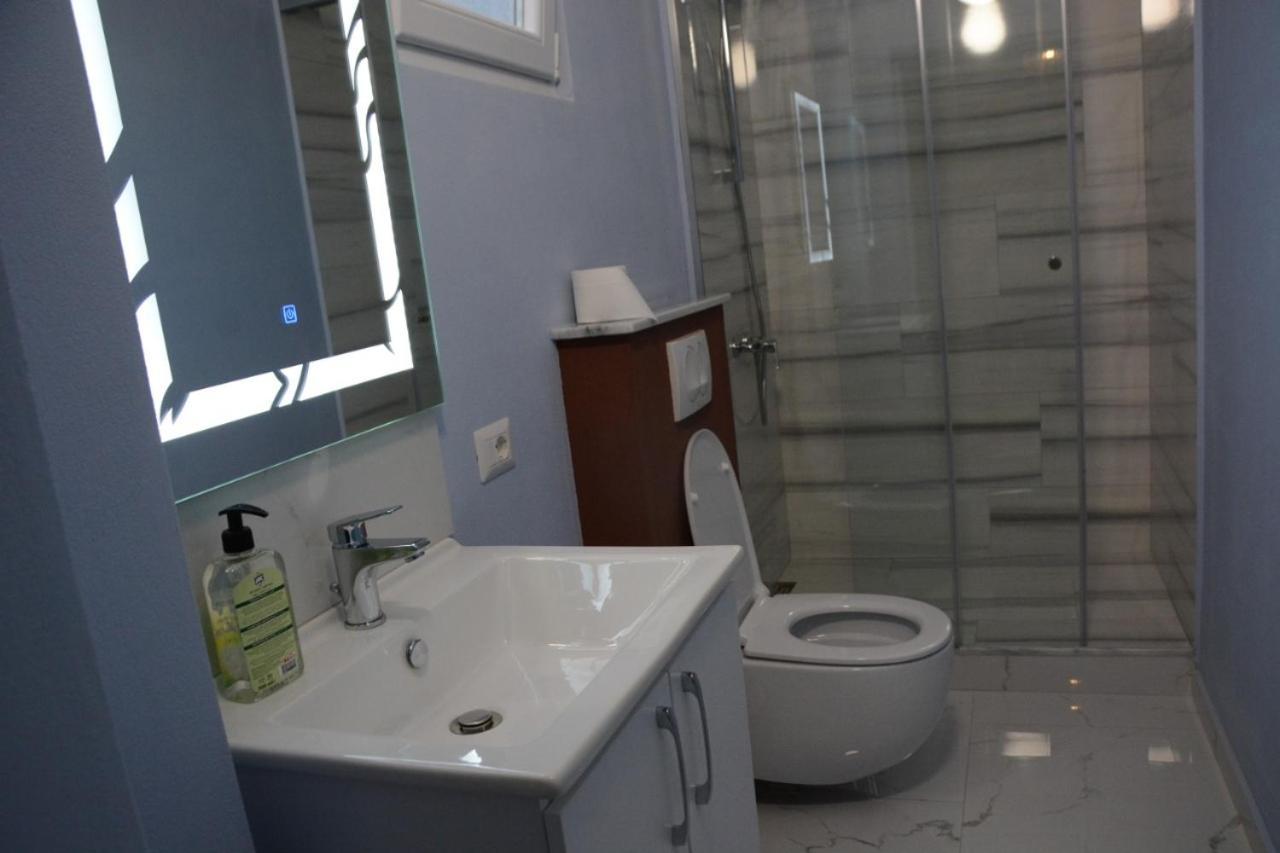 Royal Hotel Peshkopi Albania ภายนอก รูปภาพ
