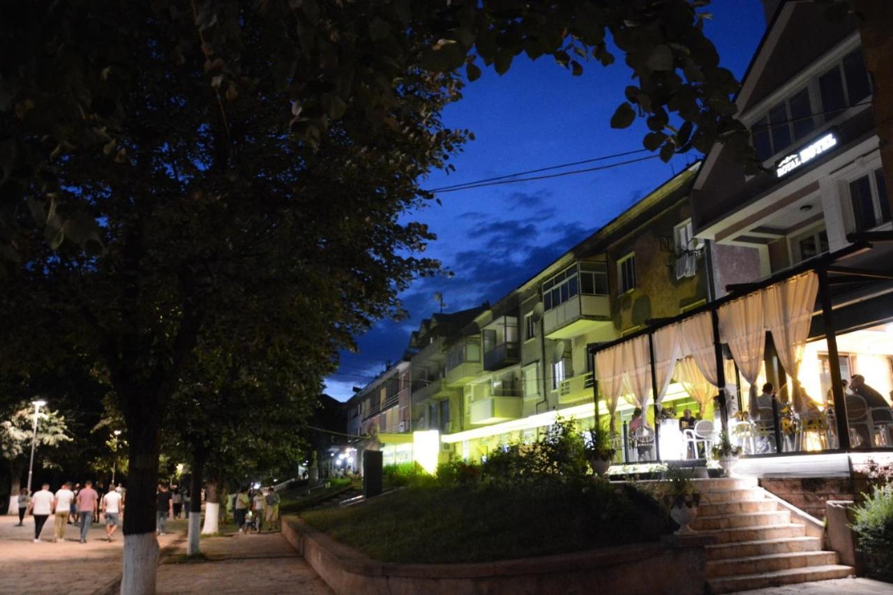 Royal Hotel Peshkopi Albania ภายนอก รูปภาพ