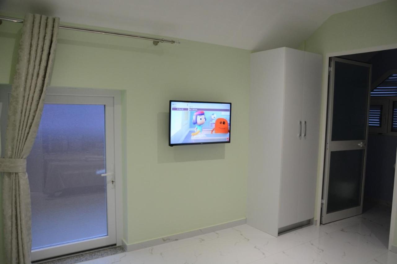 Royal Hotel Peshkopi Albania ภายนอก รูปภาพ