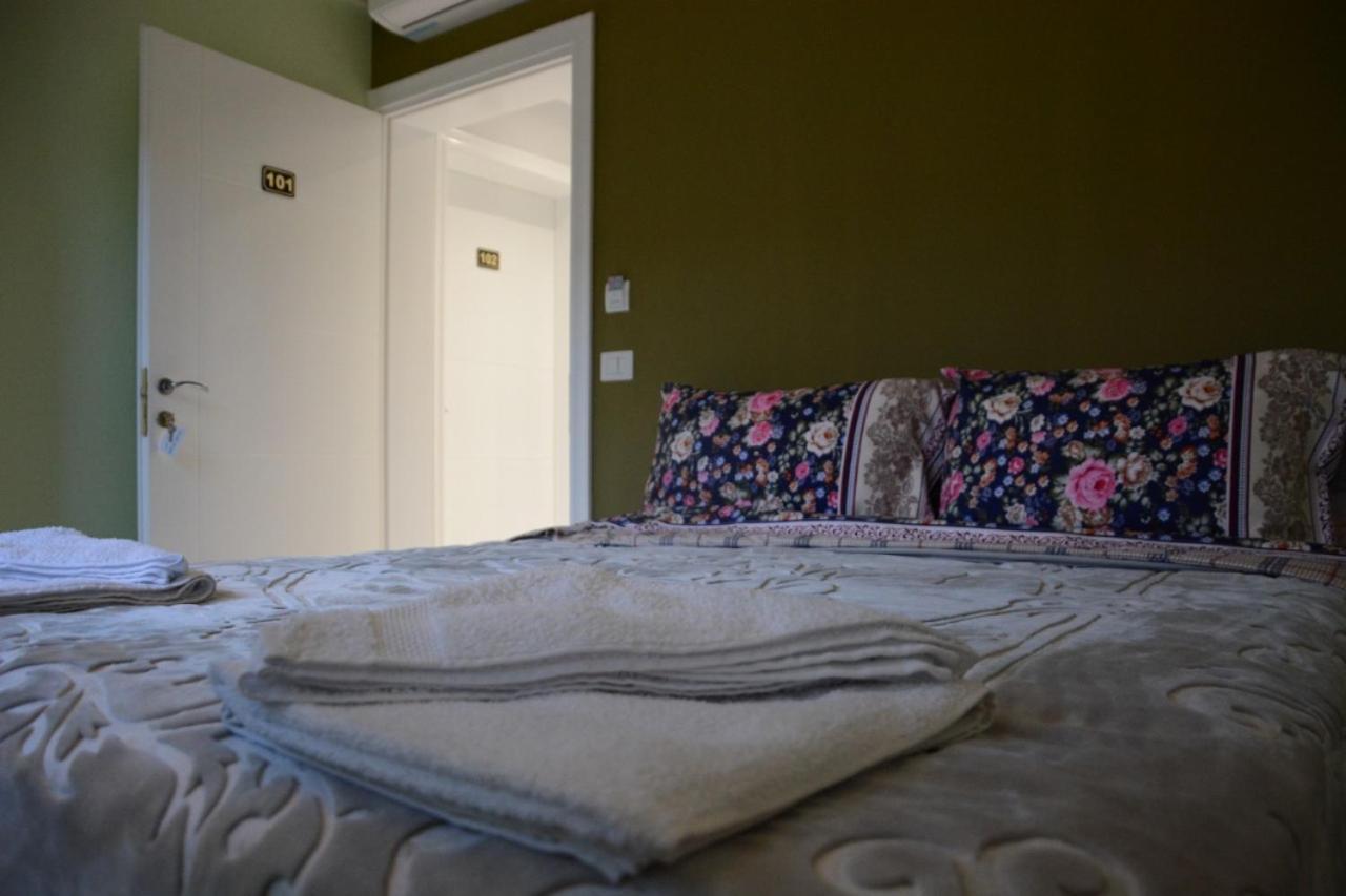 Royal Hotel Peshkopi Albania ภายนอก รูปภาพ