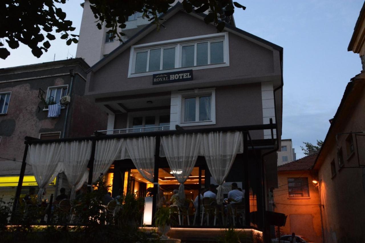 Royal Hotel Peshkopi Albania ภายนอก รูปภาพ