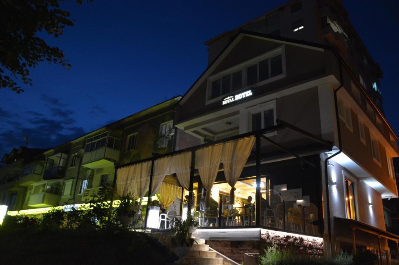 Royal Hotel Peshkopi Albania ภายนอก รูปภาพ