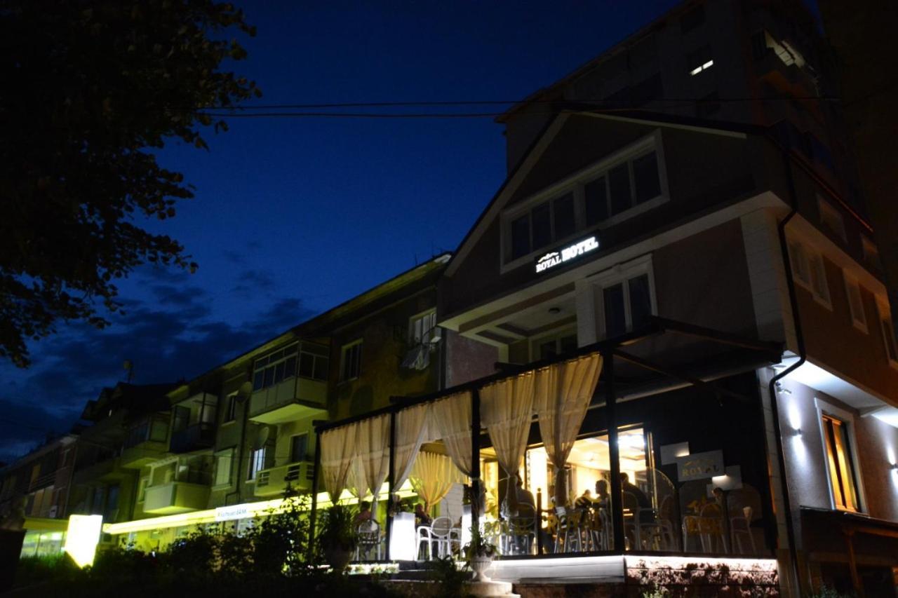 Royal Hotel Peshkopi Albania ภายนอก รูปภาพ