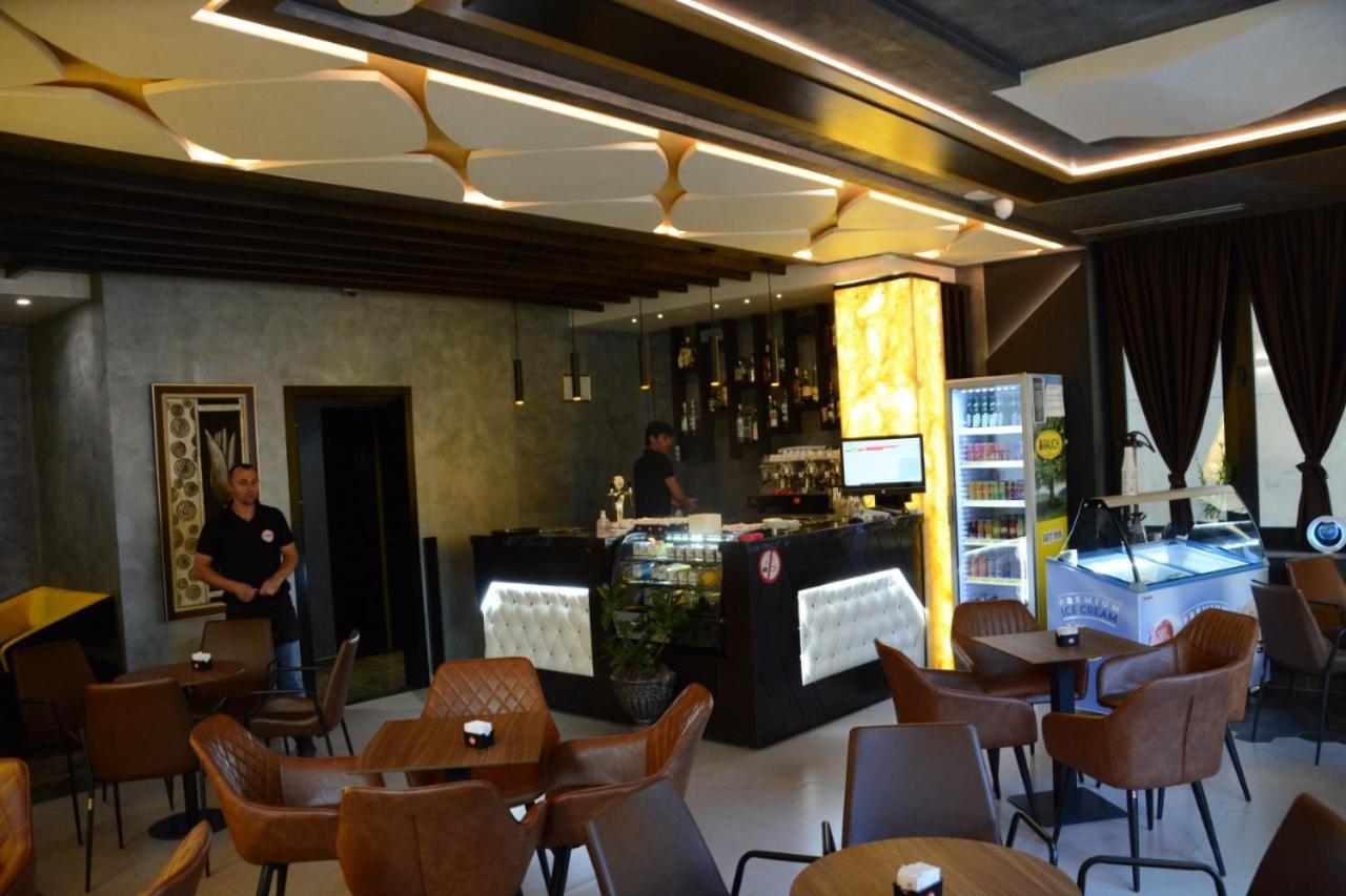 Royal Hotel Peshkopi Albania ภายนอก รูปภาพ