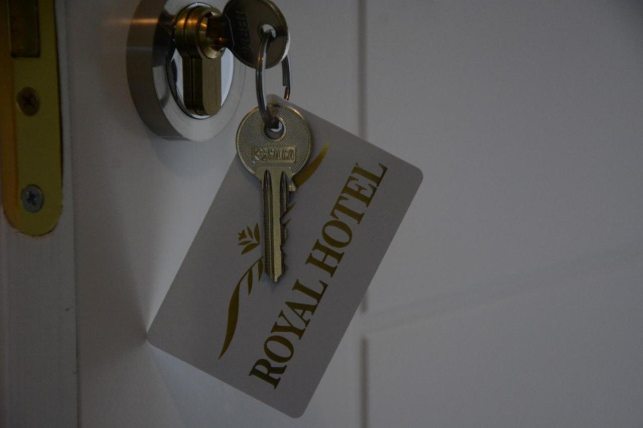 Royal Hotel Peshkopi Albania ภายนอก รูปภาพ