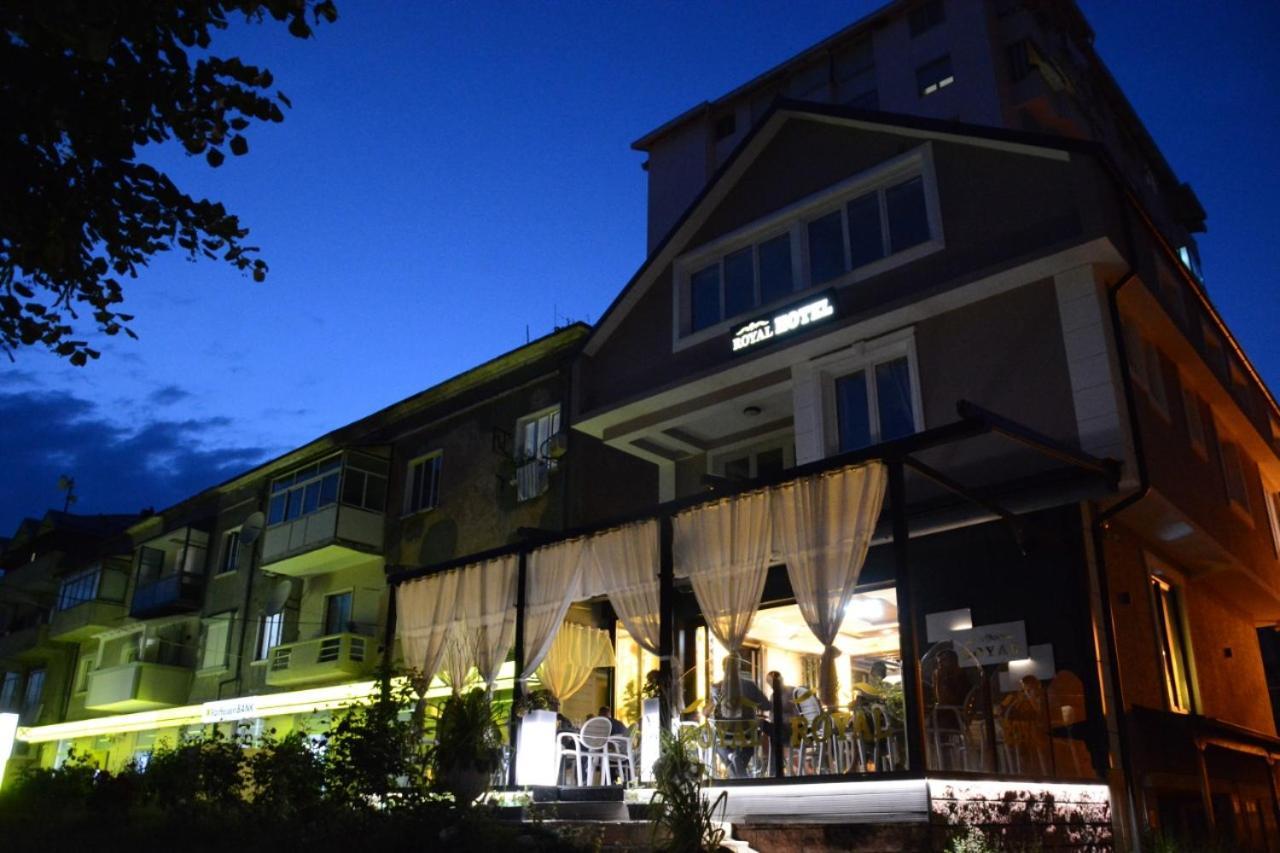 Royal Hotel Peshkopi Albania ภายนอก รูปภาพ